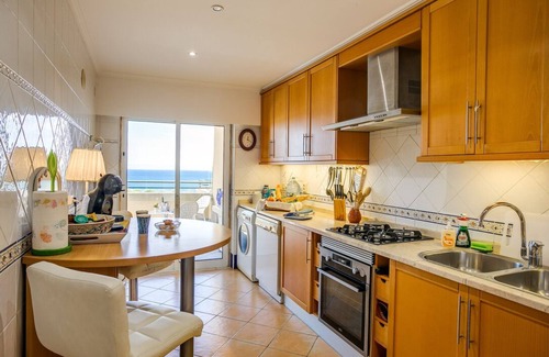 Cascais Eigentumswohnung | Ocean View II Sea Front 3-Bett-Familienfreundlich Apt in Cascais w / Pool in der Nähe von Stränden