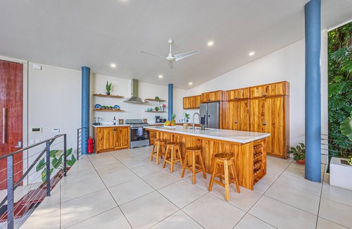 Manuel Antonio Haus | Ocean View, Infinity Pool, Walk to Beach with Newly Renovated Apartment!