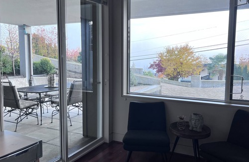 Dundarave Wohnung | Ocean View Luxury Suit Room With Patio