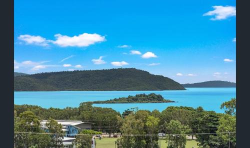 Cannonvale Wohnung | Ocean View Retreat on Eshelby