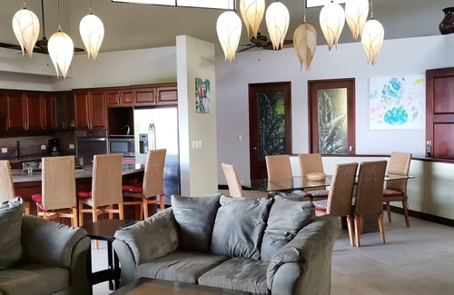 Uvita Haus | Ocean view, Secret place - Casa Espectacular