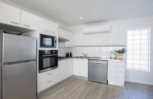 Terrigal Haus | Ocean views and an easy walk to Terrigal, beach, boutique shops and eateries
