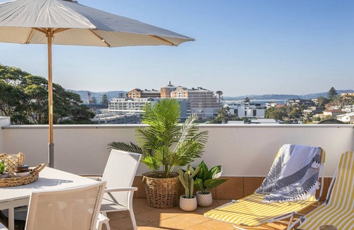 Terrigal Haus | Ocean views and an easy walk to Terrigal, beach, boutique shops and eateries