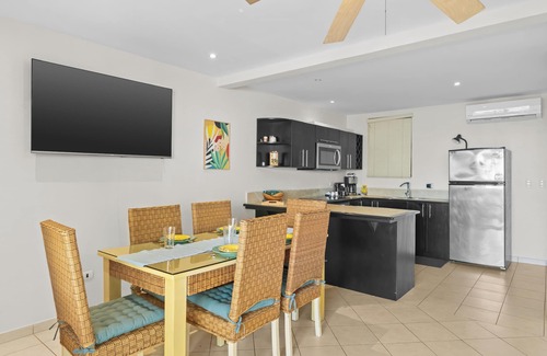 Coco Sunset Hills Eigentumswohnung | Ocean Views - Gated Community - 5 Pools