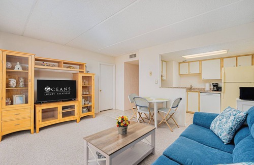 Ormond-by-the-Sea Eigentumswohnung | Pool/Beach Open! Ocean Watch-Oceanfront Condo #216