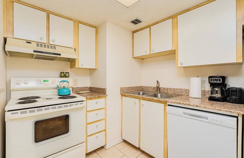 Ormond-by-the-Sea Eigentumswohnung | Pool/Beach Open! Ocean Watch-Oceanfront Condo #216