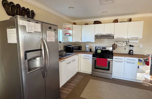 West End Wohnung | Oceanfront 1-bdr 1-bath "Coconut Palm Suite" 100 ft from the Ocean with a Pool!