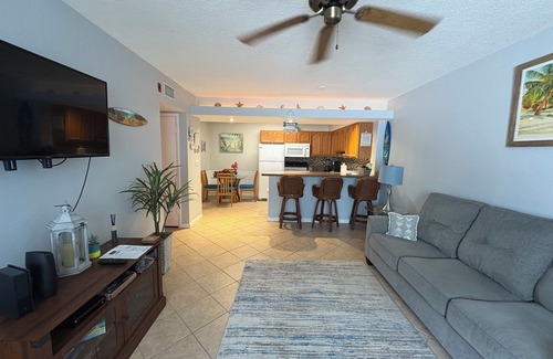 Cocoa Beach Eigentumswohnung | Oceanfront 1-bedroom condo with WiFi, AC in delightful Cocoa Beach