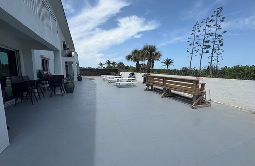 Cocoa Beach Eigentumswohnung | Oceanfront 1-bedroom condo with WiFi, AC in delightful Cocoa Beach