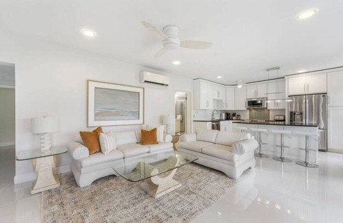 Seven Mile Beach Wohnung | Oceanfront 1st Floor w Views | 7mb | 3 Beds | Pool