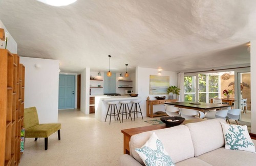 Placencia Haus | Einzigartiger Bungalow am Meer mit 4 Schlafzimmern und Pool! In der Nähe von Placencia Village!