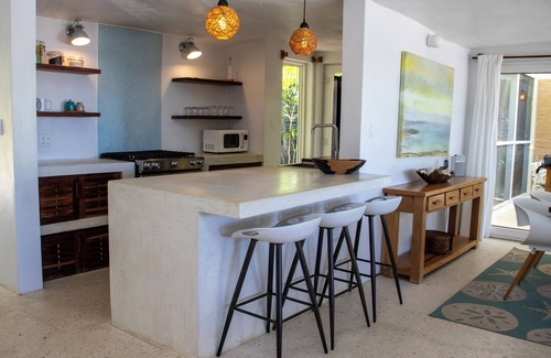 Placencia Haus | Einzigartiger Bungalow am Meer mit 4 Schlafzimmern und Pool! In der Nähe von Placencia Village!