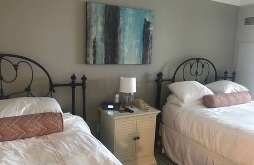 East Fort Lauderdale Resort | Oceanfront im Pelican Grand ~~ 2 Queen-Betten, 2 Flatscreens, 1 tolle Aussicht!