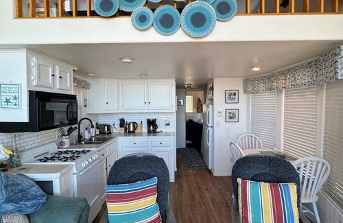 Smith River Kabine | Oceanfront Cabin 4 with Private Jacuzzi & Stunning Views