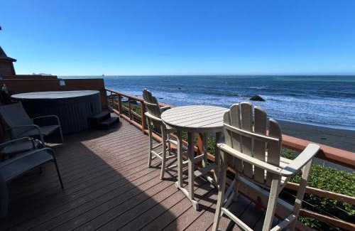 Smith River Haus | Oceanfront Cabin 9 With Jacuzzi & Awesome Views