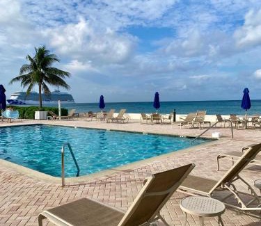Seven Mile Beach Wohnung | Oceanfront Condo on Seven Mile Beach