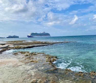 Seven Mile Beach Wohnung | Oceanfront Condo on Seven Mile Beach