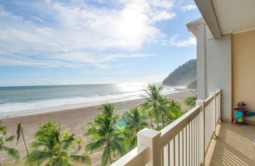 Barrio Los Villalobos Wohnung | Wohnung direkt am Meer mit Strand und gemeinsamen Pool-Zugang und wunderbaren Blick aufs Meer!