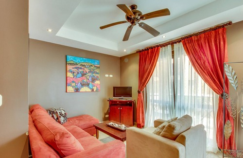 Barrio Los Villalobos Wohnung | Wohnung direkt am Meer mit Pool, gehobene Atmosphäre und tolle Lage!