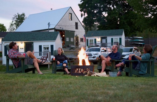 Salsbury Cove Hütte | Oceanfront Cottage at Acadia National Park, Bar Harbor/Lighthouse Cottage