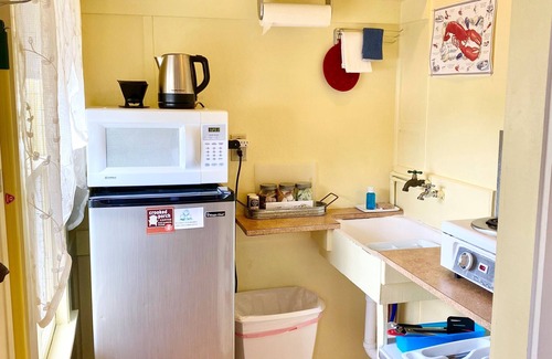 Salsbury Cove Hütte | Oceanfront Cottage at Acadia National Park, Bar Harbor/Beach Comber Cottage