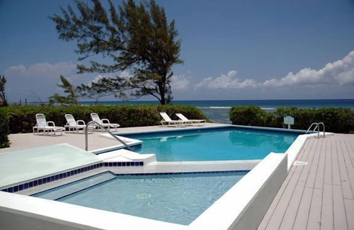 North Side Eigentumswohnung | Cayman Breeze - Eine luxuriöse Eigentumswohnung am Strand in Rum Point / Cayman Kai
