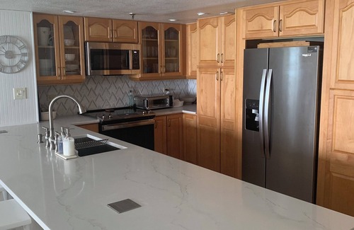 Bethune Beach Eigentumswohnung | Oceanfront fully-updated Chadham by the Sea 3/2 condo on No Drive Beach