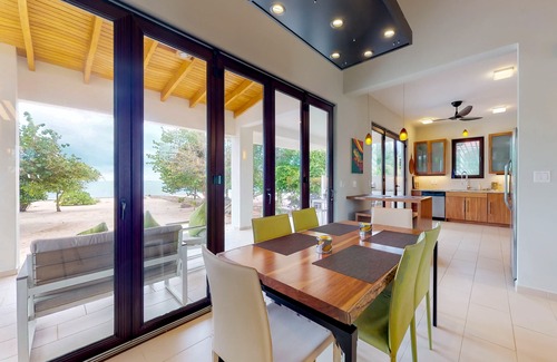 Caribbean Way Haus | Haus am Meer mit Privatstrand, Kajaks, Dachterrasse, Terrasse und Grill