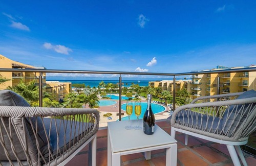 Oranjestad-West Eigentumswohnung | Oceanfront Luxury Penthouse on Eagle Beach.