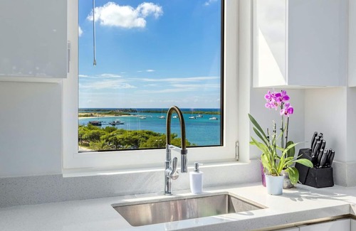 Oranjestad Eigentumswohnung | Oceanfront Luxury Penthouse with Stunning Views and Private Pool.
