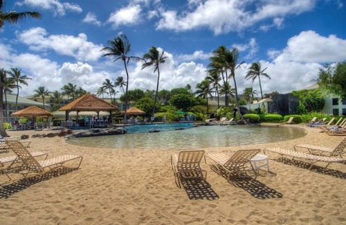 Hanamaulu Eigentumswohnung | Oceanfront Resort steps to pool/beach via your lanai, 4 Beautiful Pools