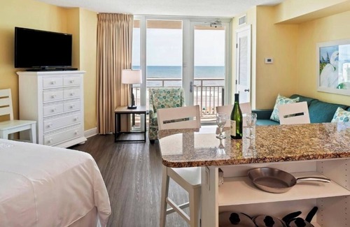 Ormond Beach Hotel | Oceanfront Studio w/Balcony – Perfect Ormond Beach Retreat by the Water