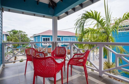 Placencia Resort | Oceanfront Studio w/ WiFi & Balcony - Steps to Private Beach, Dining, & Shops