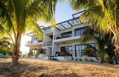 Placencia Eigentumswohnung | Oceanfront Sunset Gecko Condo - Ground Floor 1A
