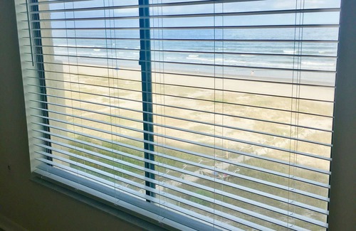 Cocoa Beach Eigentumswohnung | Eigentumswohnung in der obersten Etage am Meer, Gray's Escape Too am Cocoa Beach - 3 Schlafzimmer, 2 Bäder