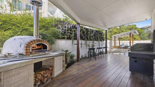 Sapphire Beach Haus | Oceanfront View - Pizza Oven, Pool, Beach