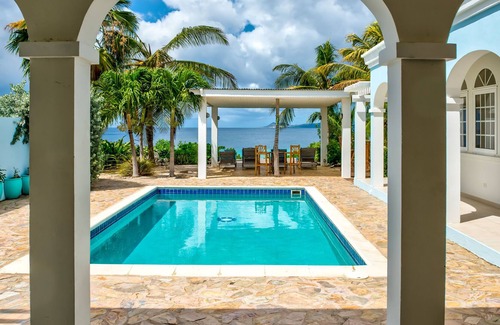Sabadeco Villa | Villa am Meer, privater Pool, Pavillon, tolle Tauch- und Schnorchelschritte entfernt