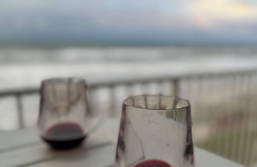 New Smyrna Beach Eigentumswohnung | Oceanfront Winter Escape March/April Availability –Fully Renovated 2BR/2BA Condo