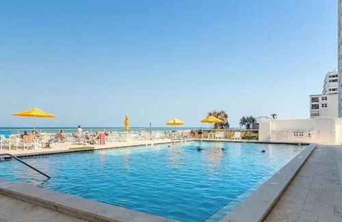 New Smyrna Beach Eigentumswohnung | Oceanfront Winter Escape March/April Availability –Fully Renovated 2BR/2BA Condo