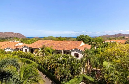 Coco Eigentumswohnung | Oceanview 2-bedroom Condo at Pacifico Gated Community