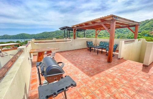 Coco Sunset Hills Eigentumswohnung | Oceanview Rooftop Patio - 5 Pools - Walk to Beach