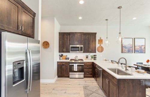 Ivins Haus | Ocotillo Springs Resort 43 | Private Pool, Hot Tub, and Mountain Views