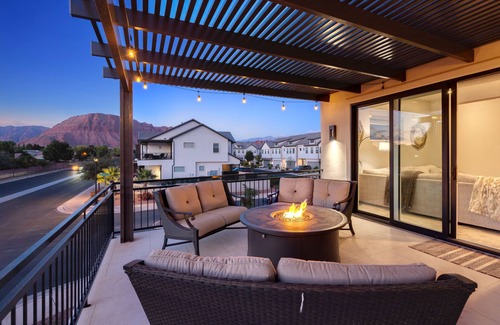 Ivins Haus | Ocotillo Springs Resort 43 | Private Pool, Hot Tub, and Mountain Views