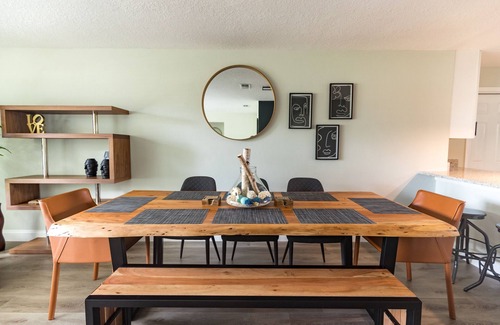 Ormond Beach Haus | ❤️ of Ormond Beach ⭐️Self check-in⭐️Beach