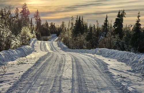 Sheridan Kabine | Off Grid Cabin Adventure Getaway-ATV & Snowmobile Haven