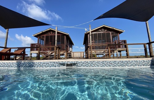 Burrell Boom Kabine | Off-grid Casita on the most popular beach area of Ambergris Caye!