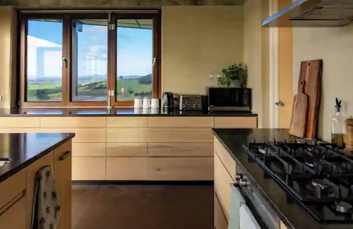 Mangapai Haus | Off-Grid Luxury - Soak In The View