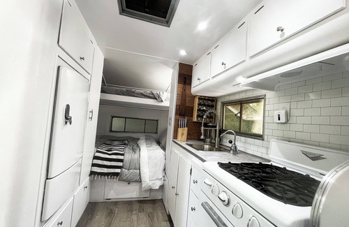 Santa Haus | Off Grid North Idaho Getaway