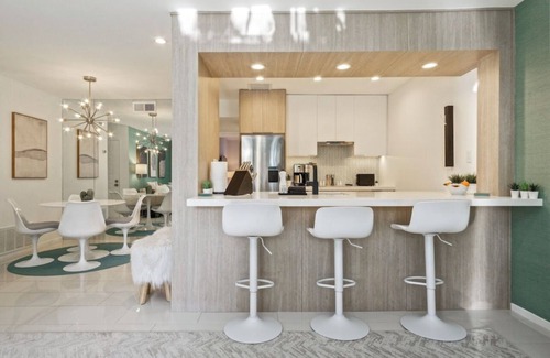 Uptown Design District Eigentumswohnung | Offering lower rates for 6 months or longer