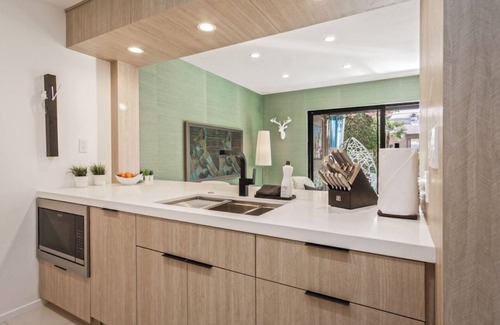 Uptown Design District Eigentumswohnung | Offering lower rates for 6 months or longer